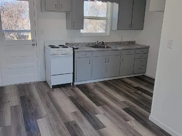 1003 Sunset St, Aurora, MO 65605