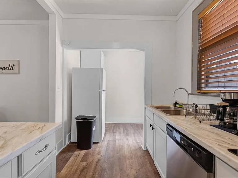 730 Johnson Ave — Photo 18