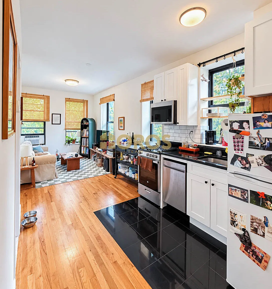 283 East 7th Street — Photo 2