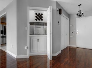 1328 Harmon Cove Tower, Secaucus, NJ 07094