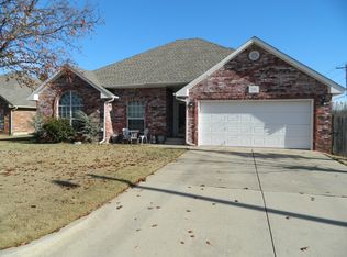 740 Westridge Dr, Yukon, OK 73099