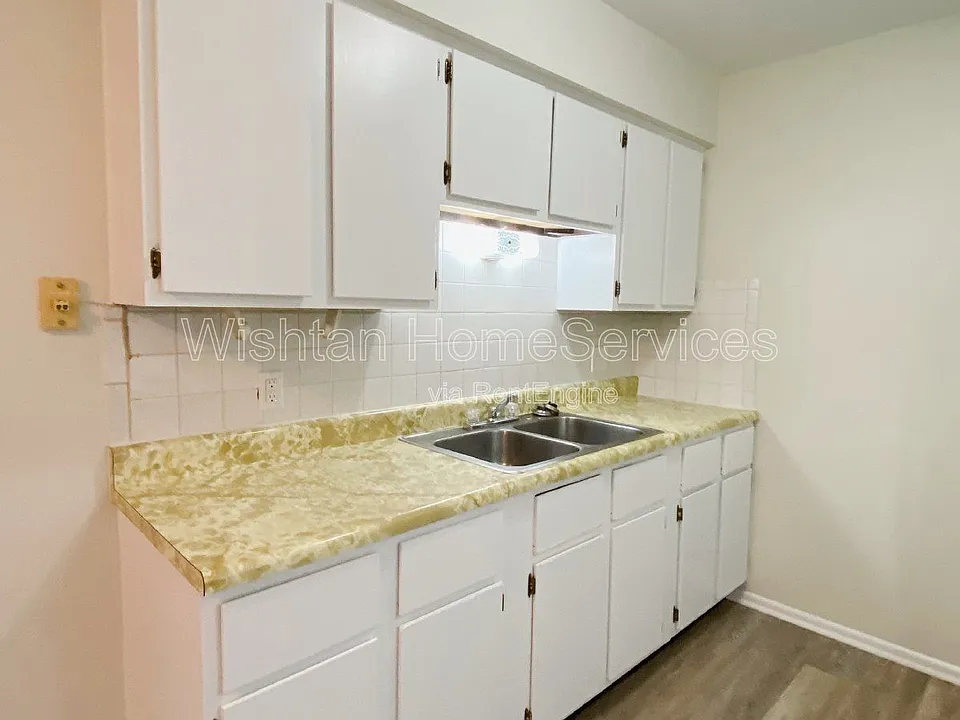 203 Charleston Blvd #5