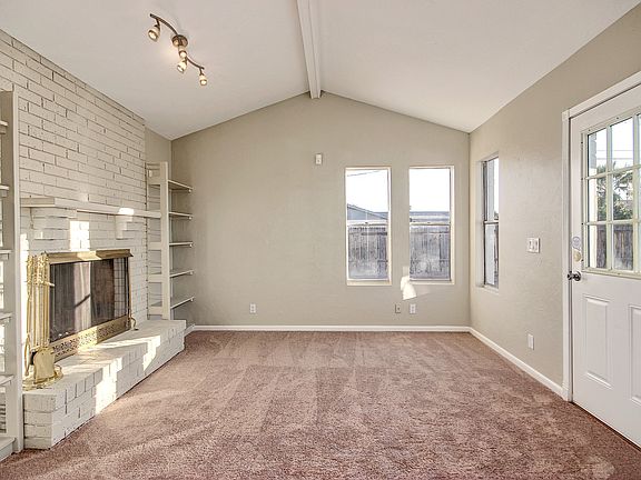 3rd image of 2029 E Arbor Ave