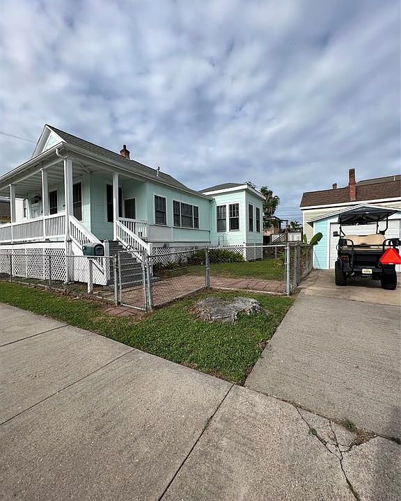 1st image of 614 13th St