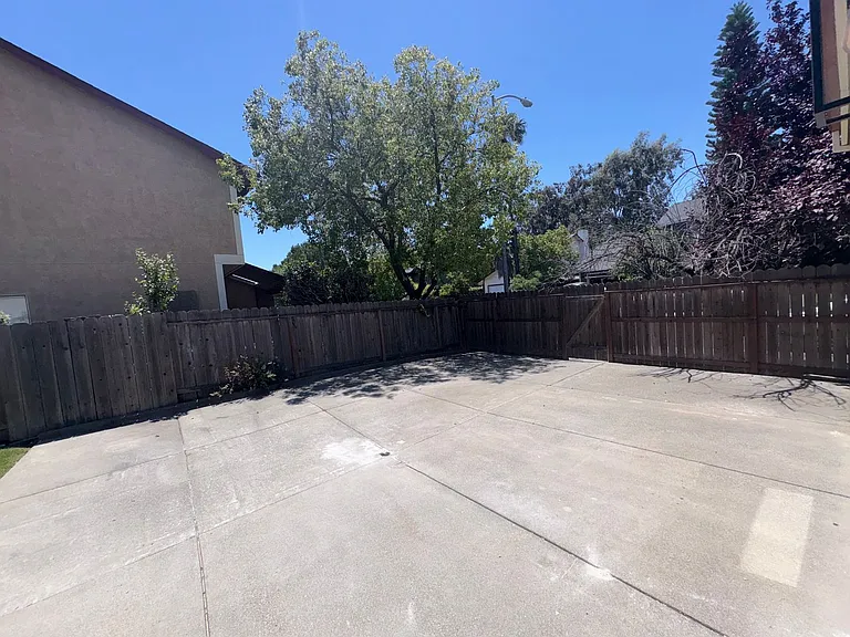 798 Shannon Dr — Photo 30