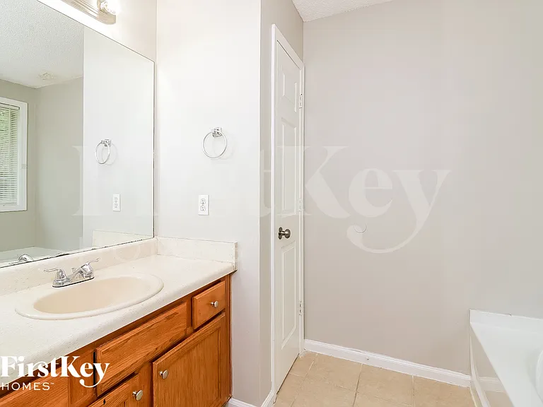6013 Radford Dr — Photo 12