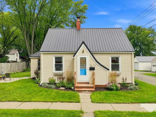 207 E EDISON STREET, Marshfield, WI 54449