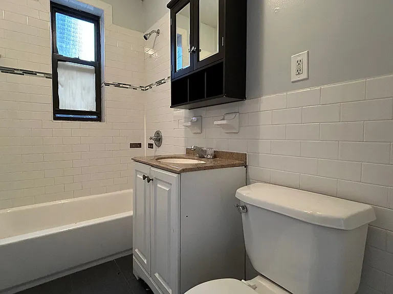 930 Avenue C #B1E — Photo 5