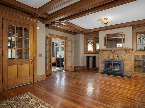 4th image of 58 University Ave