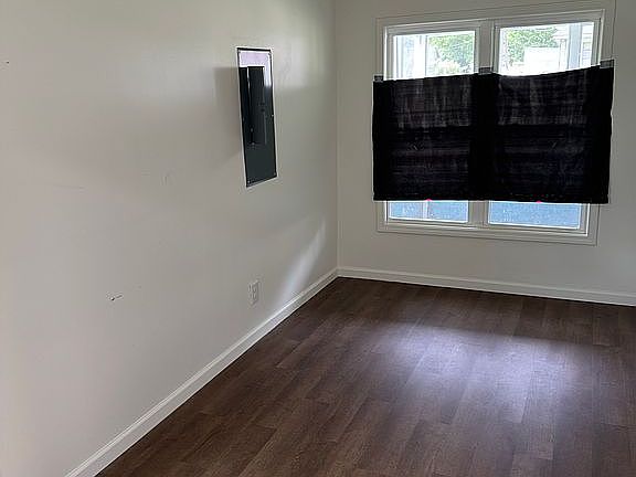 3rd image of 1503 Harris St