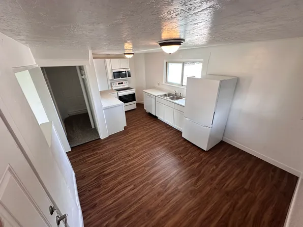 110 E Lincoln St APT 2, New Carlisle, OH 45344