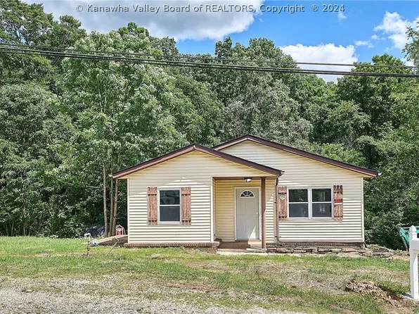 5137 Waycross Dr, Cross Lanes, WV 25313