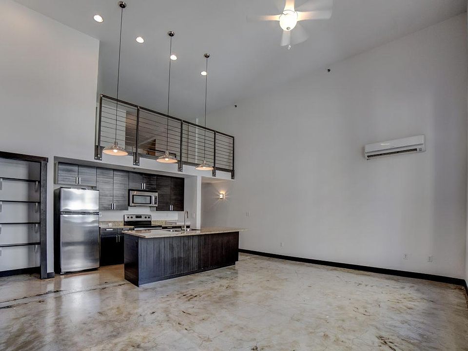 Interior photo of unit 604