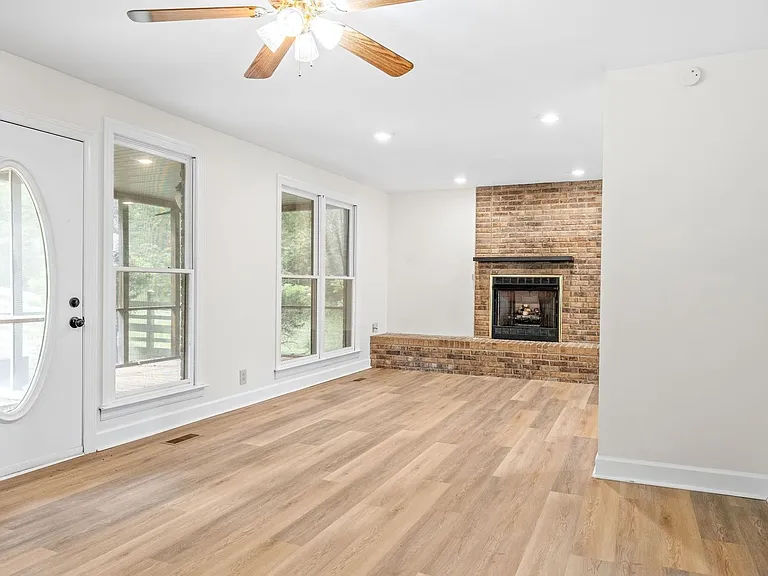 108 Rolling Meadow Dr — Photo 6