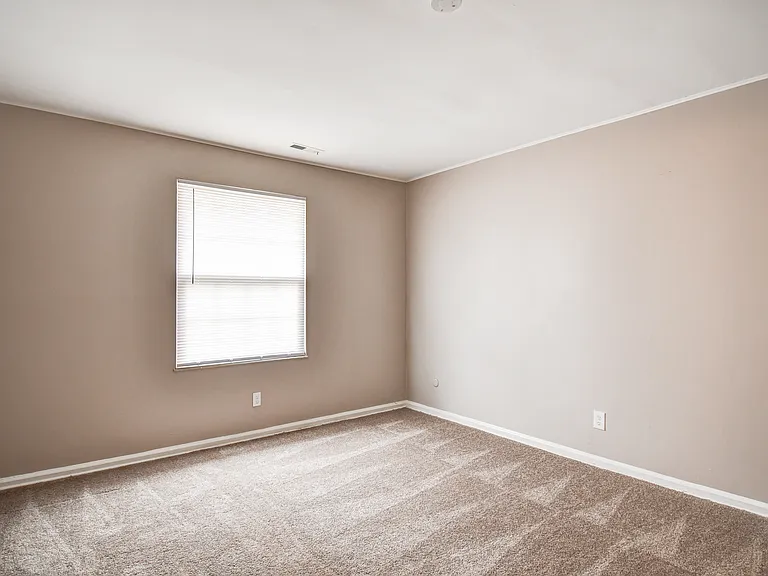 Fox Hunt Apartments — Photo 28