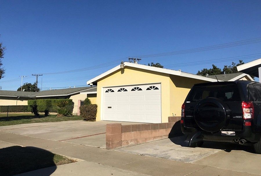 2nd image of 5917 Crescent Ave