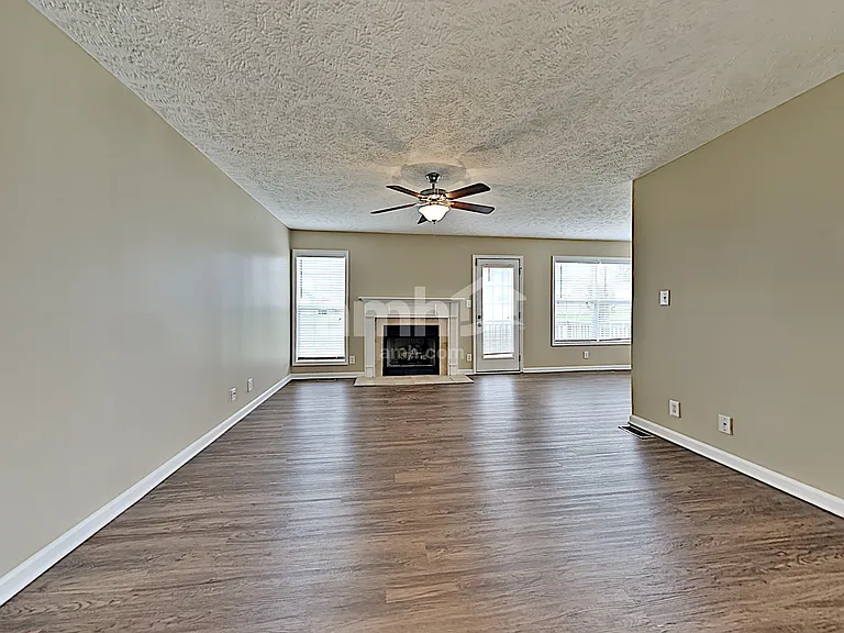 145 Buttermere Dr — Photo 7