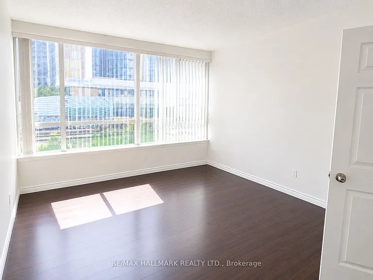 30 Greenfield Ave #207 — Photo 6