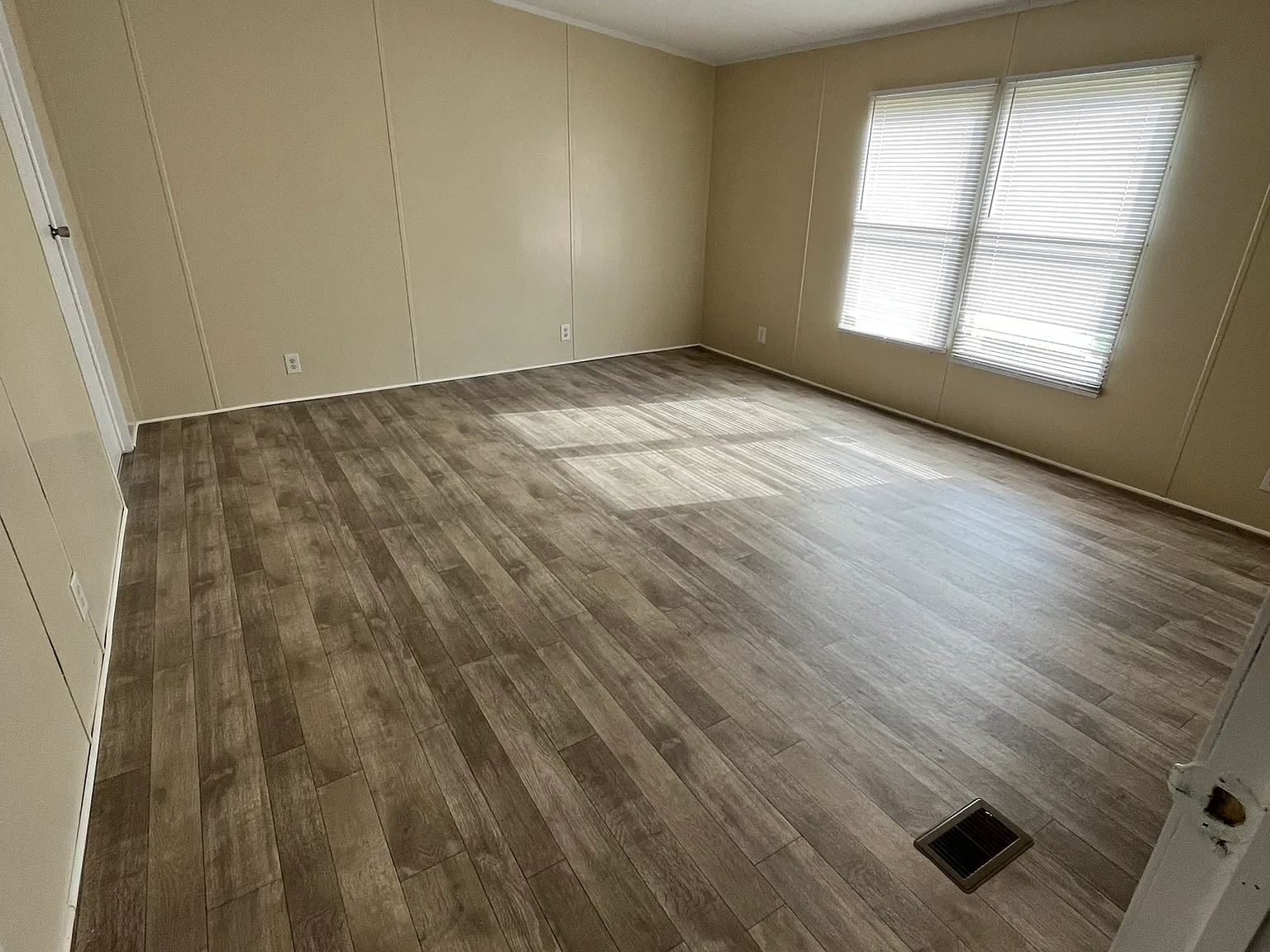 4 bed, $1,385 — Photo 4