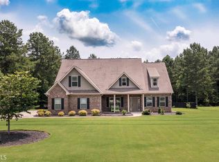 145 Chantilly Ln, Fayetteville, GA
