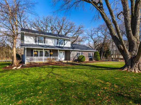 44 Hawthorne Dr, Oswego, IL 60543