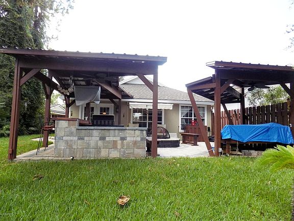 4th image of 700 Marsh Cove Ln