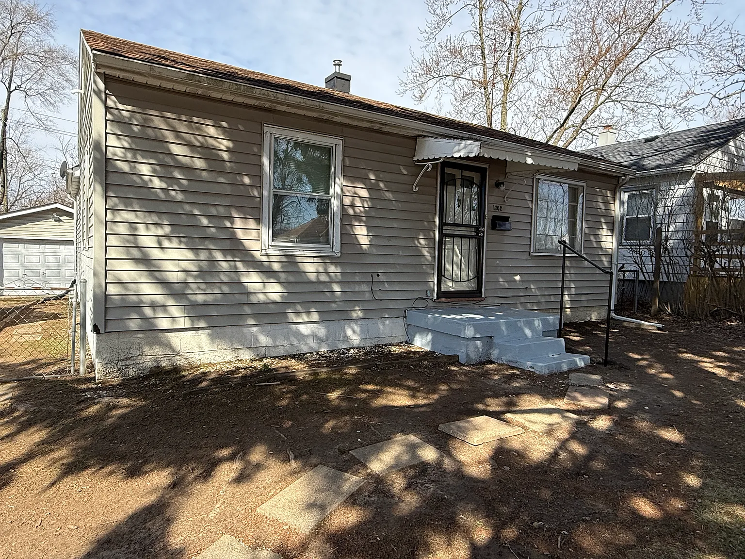 1702 N Riley Ave photo 1