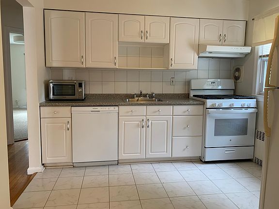 5th image of 378 Tulip Ave #2