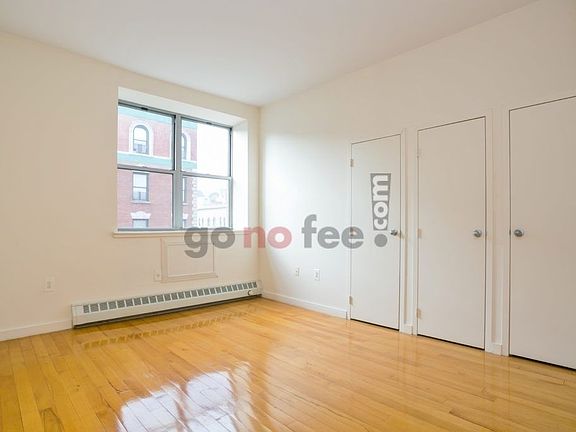 4th image of 444 Manhattan Ave APT 8F