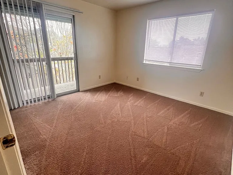 1330 Haven Ln — Photo 6