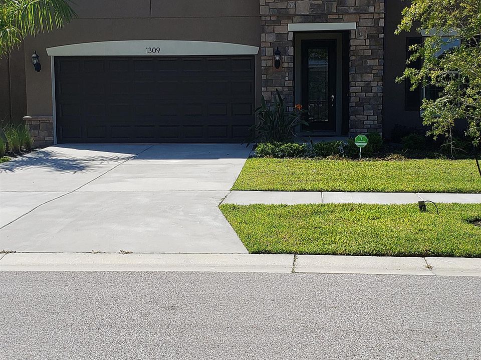 1st image of 1309 Custer Bayou St