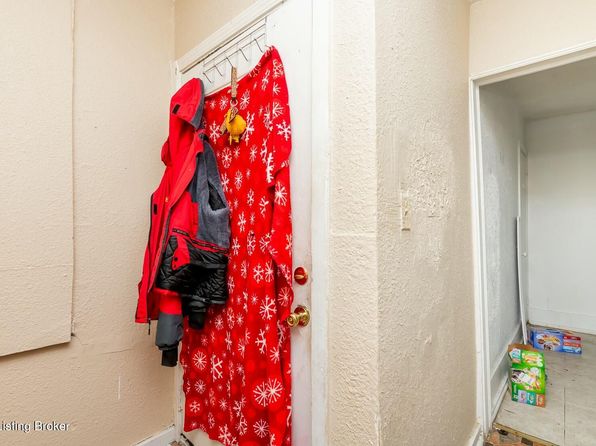 louisville-kentucky-2082374346 picture