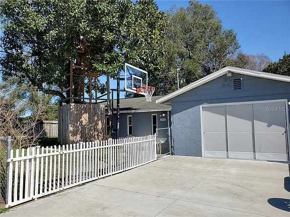 2nd image of 10833 SE 51st Ct