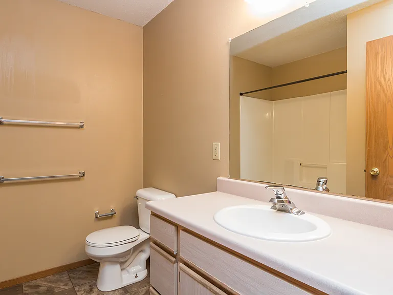 WestPointe Townhomes — Photo 25
