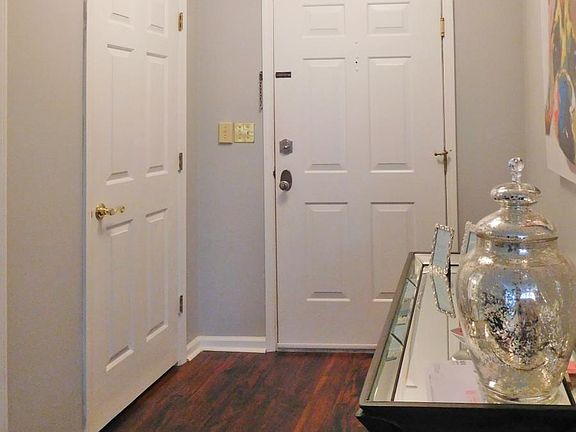 Large foyer with hall closet