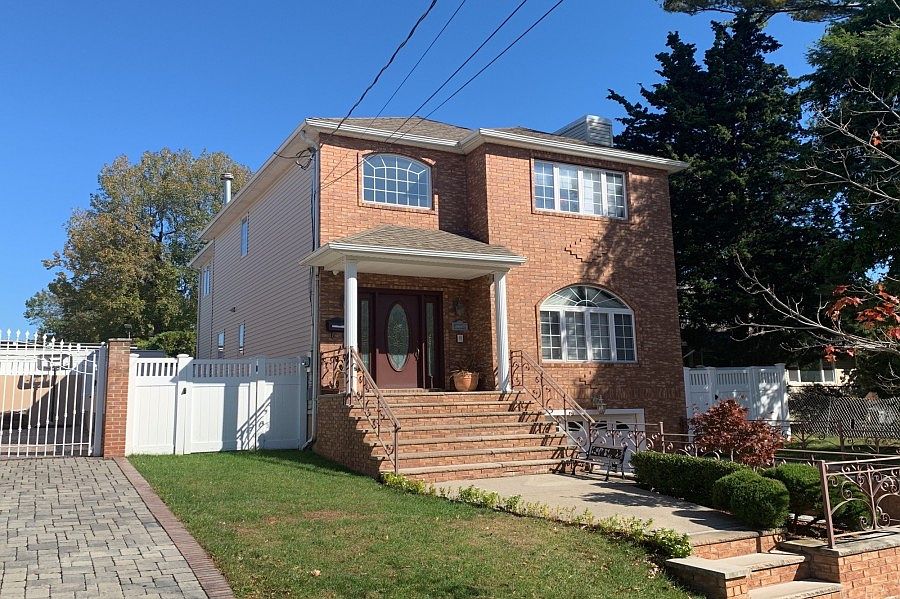 267 Woods Of Arden Rd, Staten Island, NY 10312 Zillow