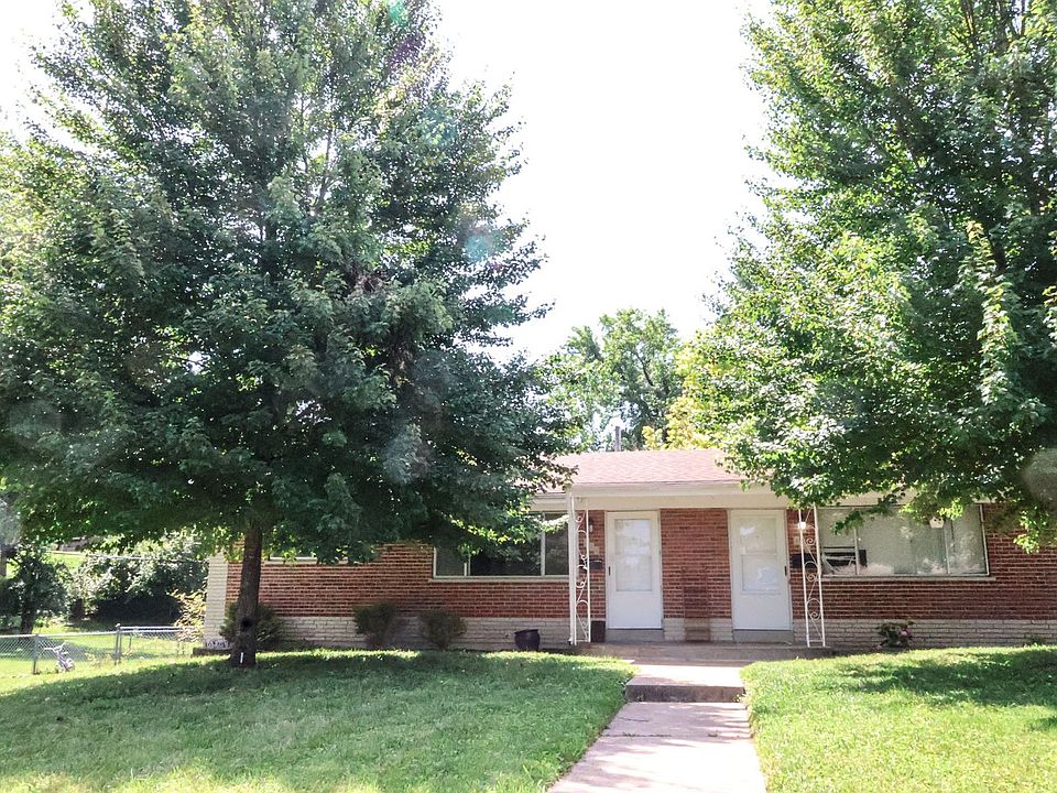 1st image of 414 S Cadillac Dr