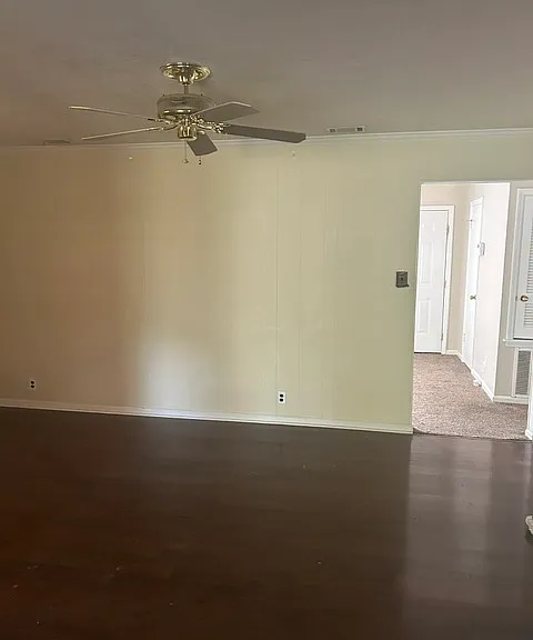 811 Lakeview Ct — Photo 7