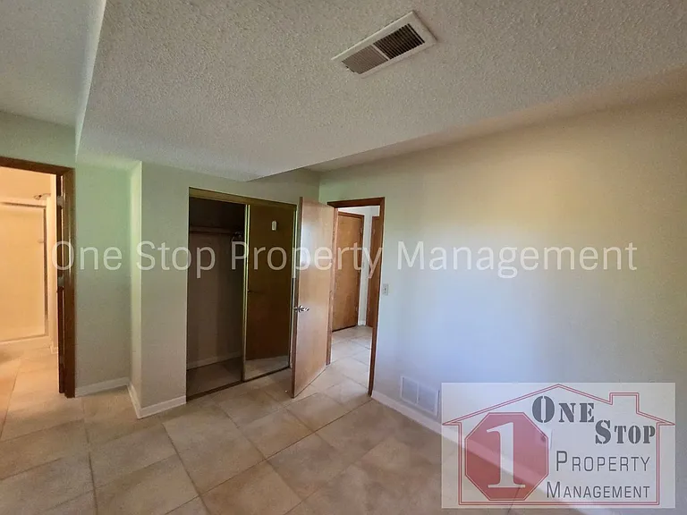 7902 NW 79th Pl — Photo 13