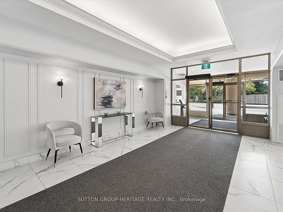 4th image of 712 Rossland Rd E #615