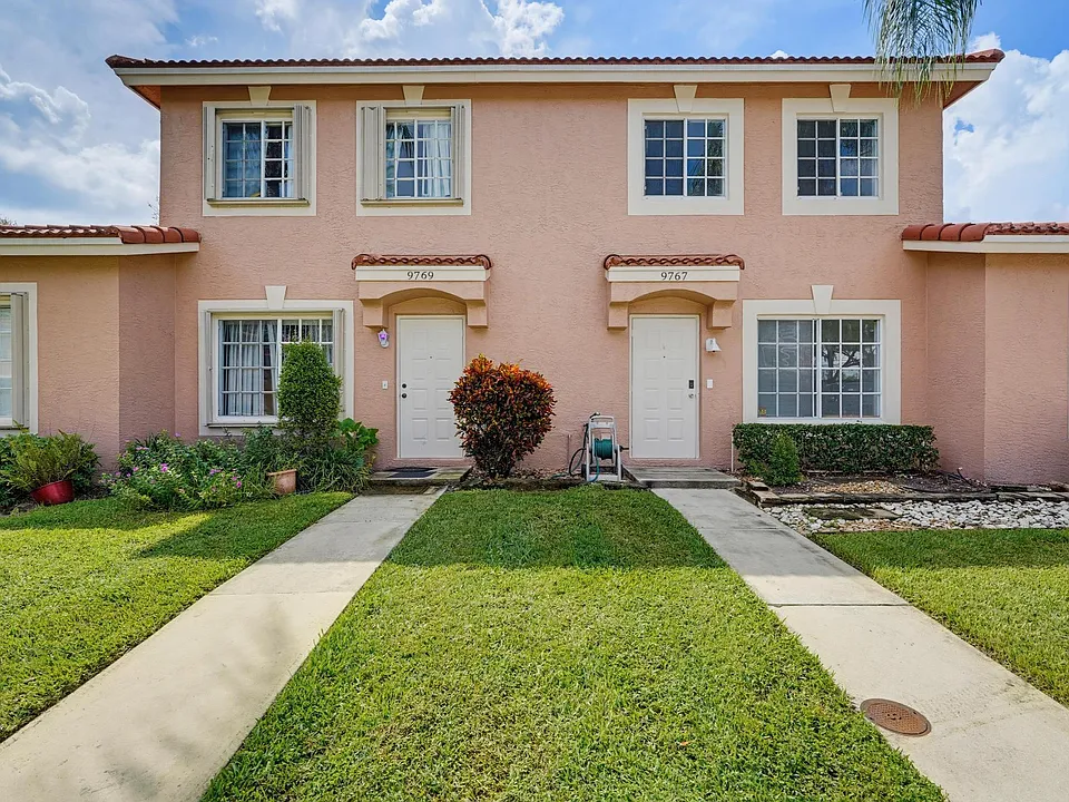 9767 Kamena Cir