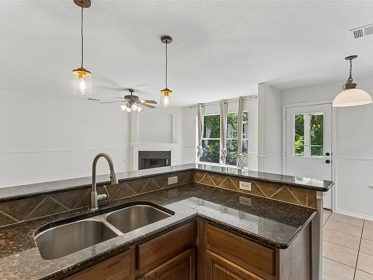 2372 Paradise Ridge Dr — Photo 7