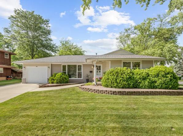 398 Clearmont Dr, Elk Grove Village, IL 60007