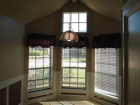 5th image of 4639 Sunshine Dr