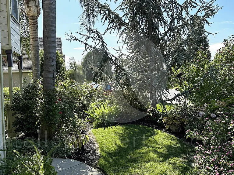 5033 W Wren Ave — Photo 21