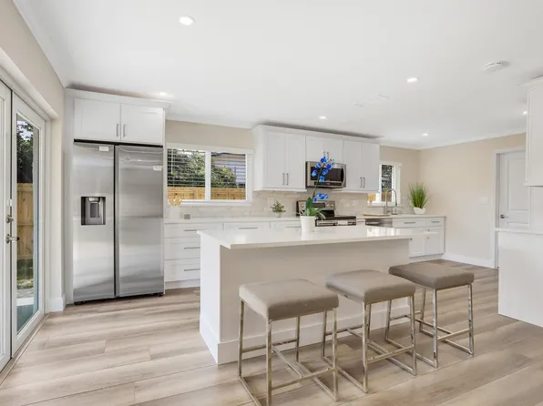 510 Kingbird Cir, Delray Beach, FL 33444