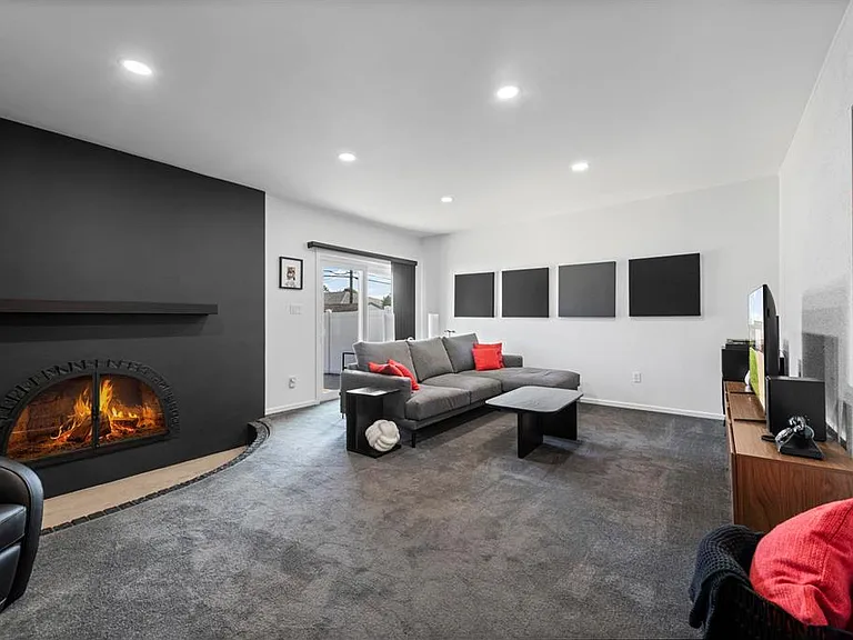 13380 Perry Cir — Photo 9