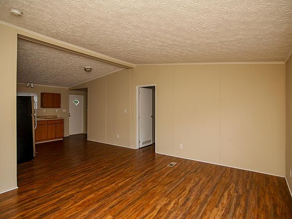4th image of 219 Creektop Ct