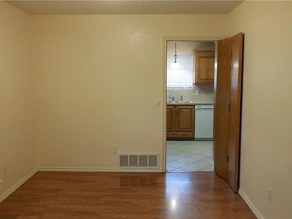 4th image of 2441 Winterstone Dr