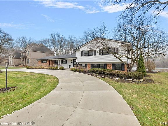 3rd image of 5722 Raven Rd